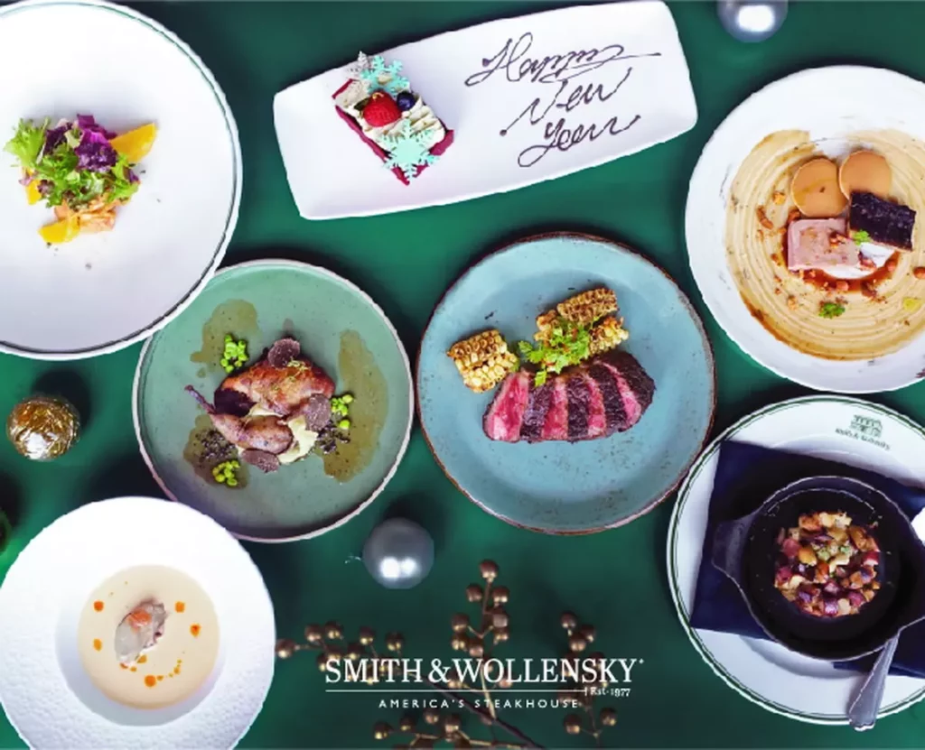 微風南山- SMITH&WOLLENSKY 12.31 17:00-21:00晚間套餐 推薦價5,980元_人 12.31 21:30-02:00 用餐區 推薦價9,980元_人 吧檯區 推薦價8,880元_人 ★圖片僅供參考,餐點供應內容以實際菜單為主 ★訂位專線02-2345-5647 (禁止酒駕,未滿18歲請勿飲酒。)