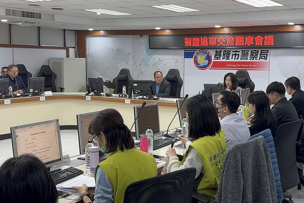 「智慧追車」AI執法運用再升級 宜蘭分署與基隆市警觀摩交流 228 「智慧追車」AI執法運用再升級 宜蘭分署與基隆市警觀摩交流 227