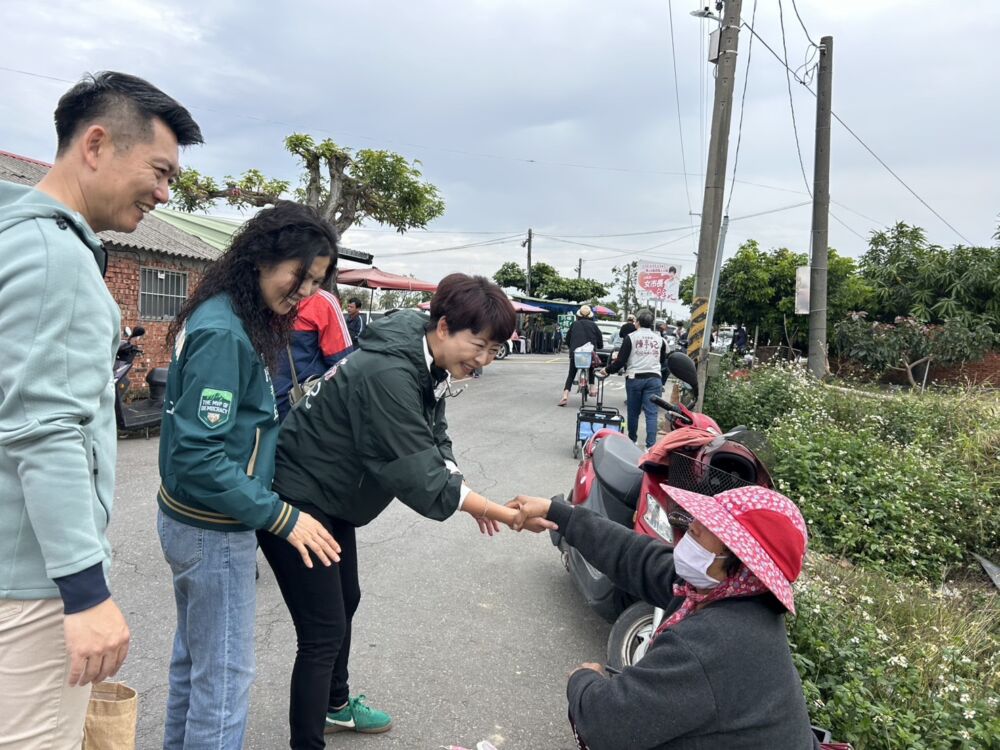 陳亭妃掃街拚台南市長初選　以行動展現「準備好承擔」決心 237