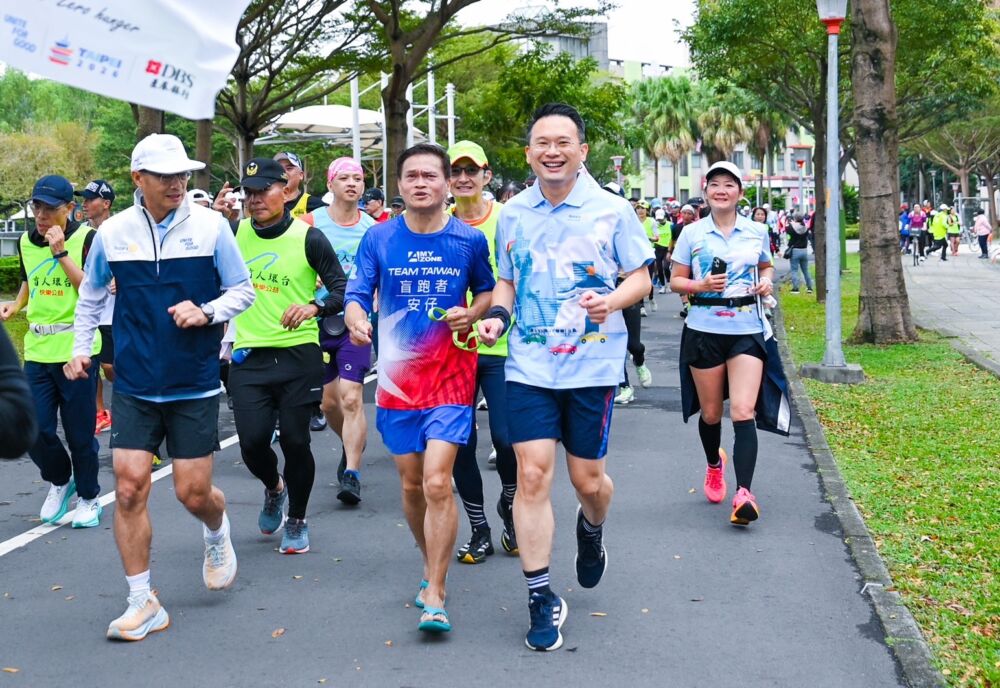蘇俊賓為公益兌現承諾 化身盲人環台陪跑員 230 蘇俊賓為公益兌現承諾 化身盲人環台陪跑員 229