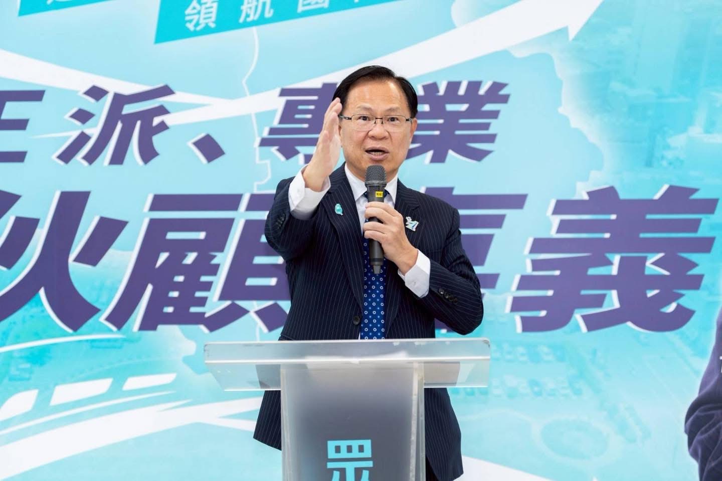 張啓楷質疑「王美惠指稱總預算卡關,恐影響嘉義市鐵路高架化工程進度」的說法是「不懂預算,或刻意倒果為因」,並要求王美惠向嘉義市民道歉。(圖/張啓楷國會辦公室)