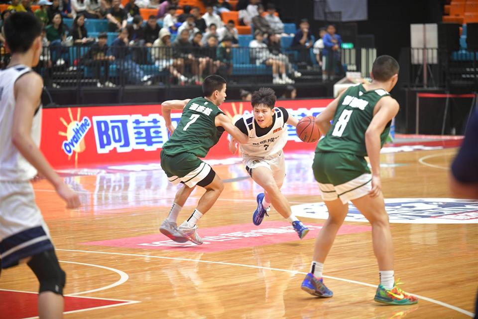 張承曄、王家程雙槍發威 成功高中71比63搶下八強門票 - https://www.watchmedia01.com