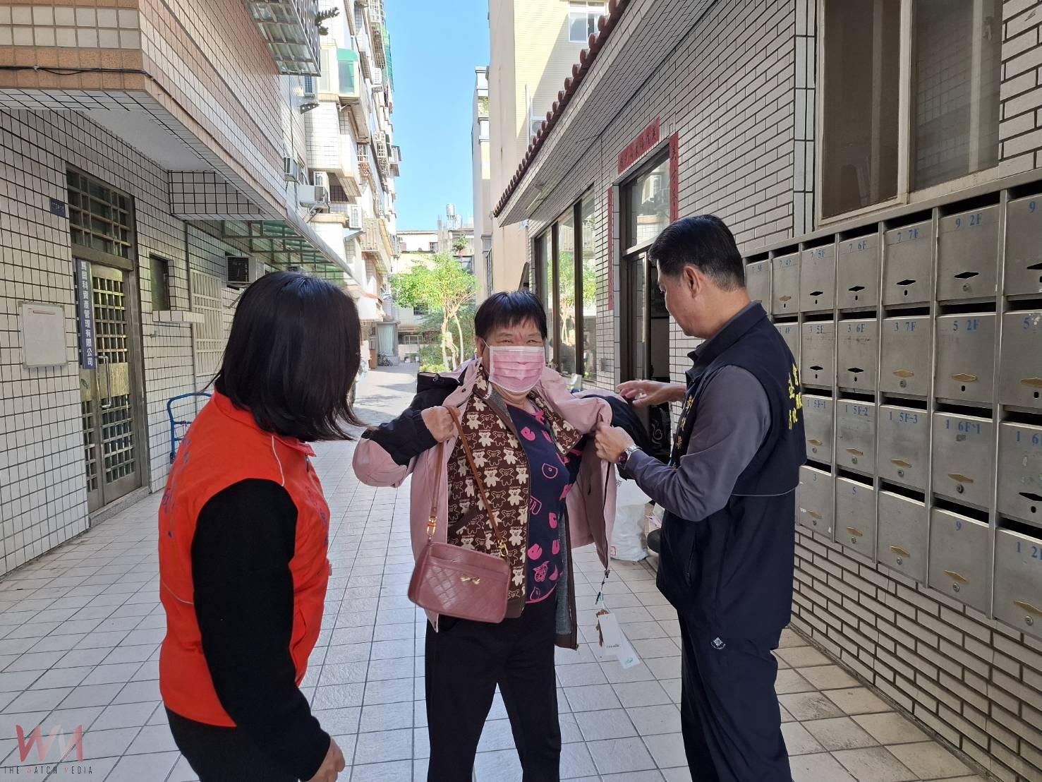 暖身!彰化榮民眷寒冬獲關懷 禦寒外套送到手 - https://www.watchmedia01.com