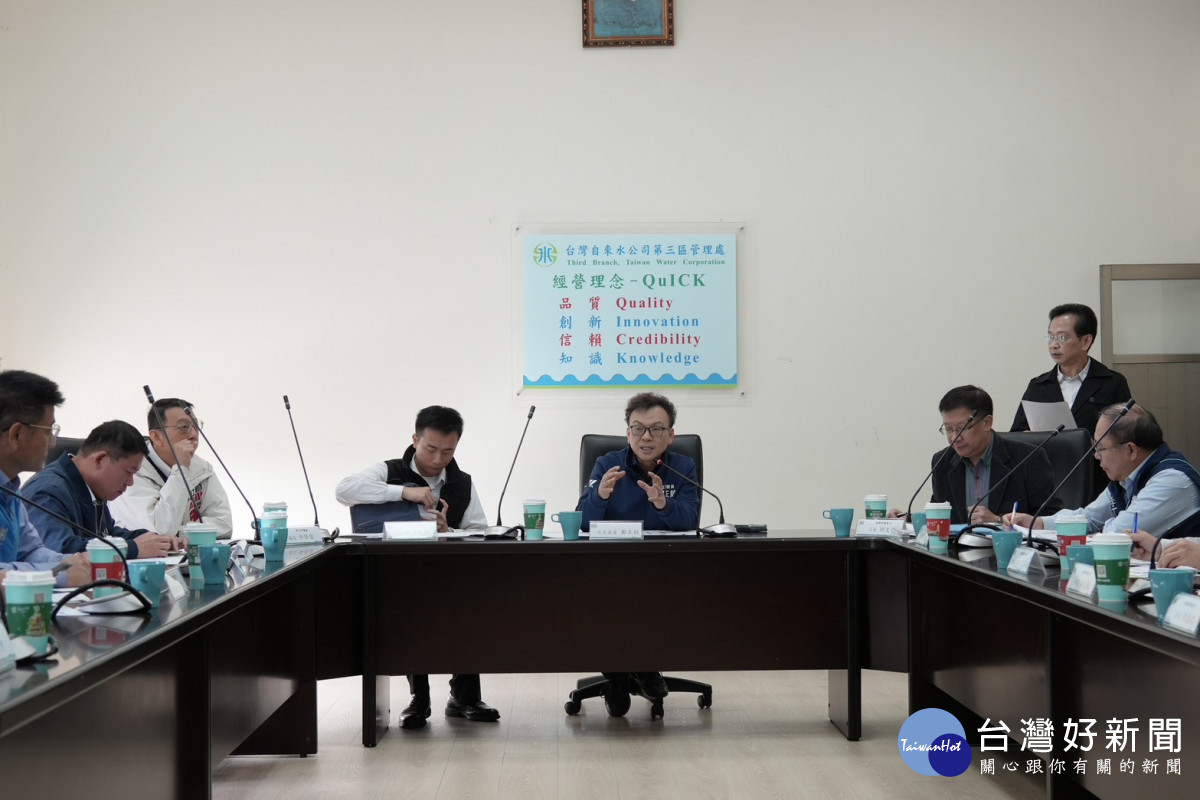 立委鄭正鈐向中央爭取1.6億補助汰換管線。