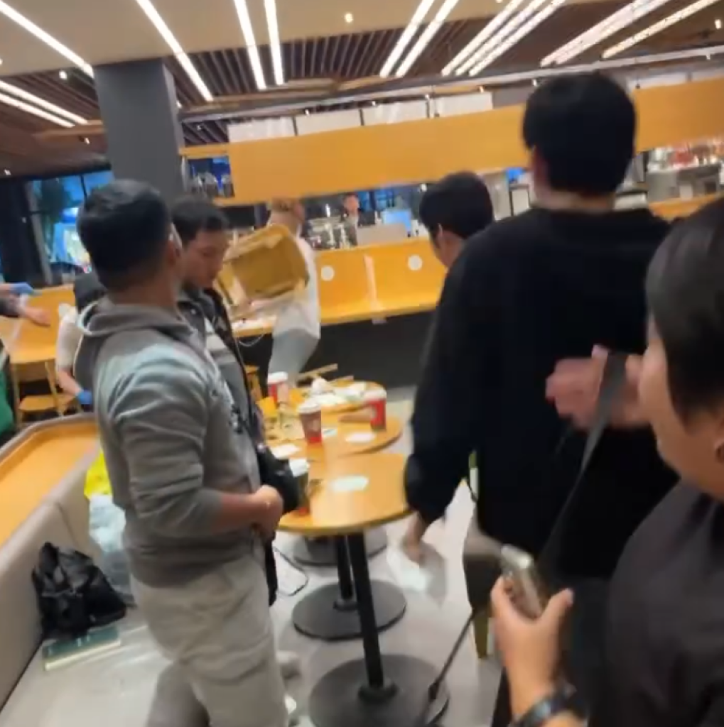 星巴克台中大雅分店爆衝突! 越籍移工持木椅砸傷兩員工