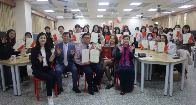 南華大學社科院與國際系頒發獎學金　表揚優秀學子展現育才成果
