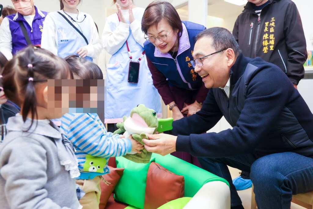 ▲三峽國光公共托育中心融入在地「藍染」美學，提倡品德教育、親子共讀，串聯周邊多元福利設施並結合社宅全齡共融，打造安心托育、幸福滿溢的育兒環境。