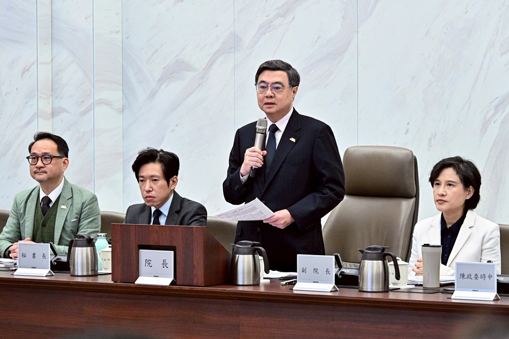 譴責解放軍圍台軍演 卓榮泰已指示嚴密監控、準備替代航路 218 譴責解放軍圍台軍演 卓榮泰已指示嚴密監控、準備替代航路 217