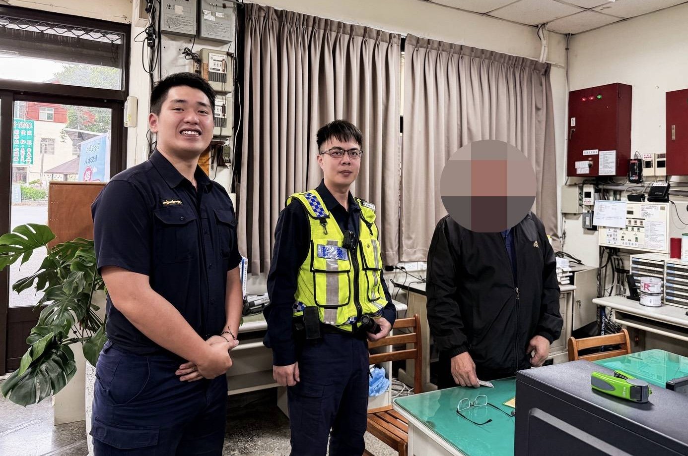 臉書好友慫恿投資高獲利基金 59歲男險被騙70萬元 208 cnews204251229a01