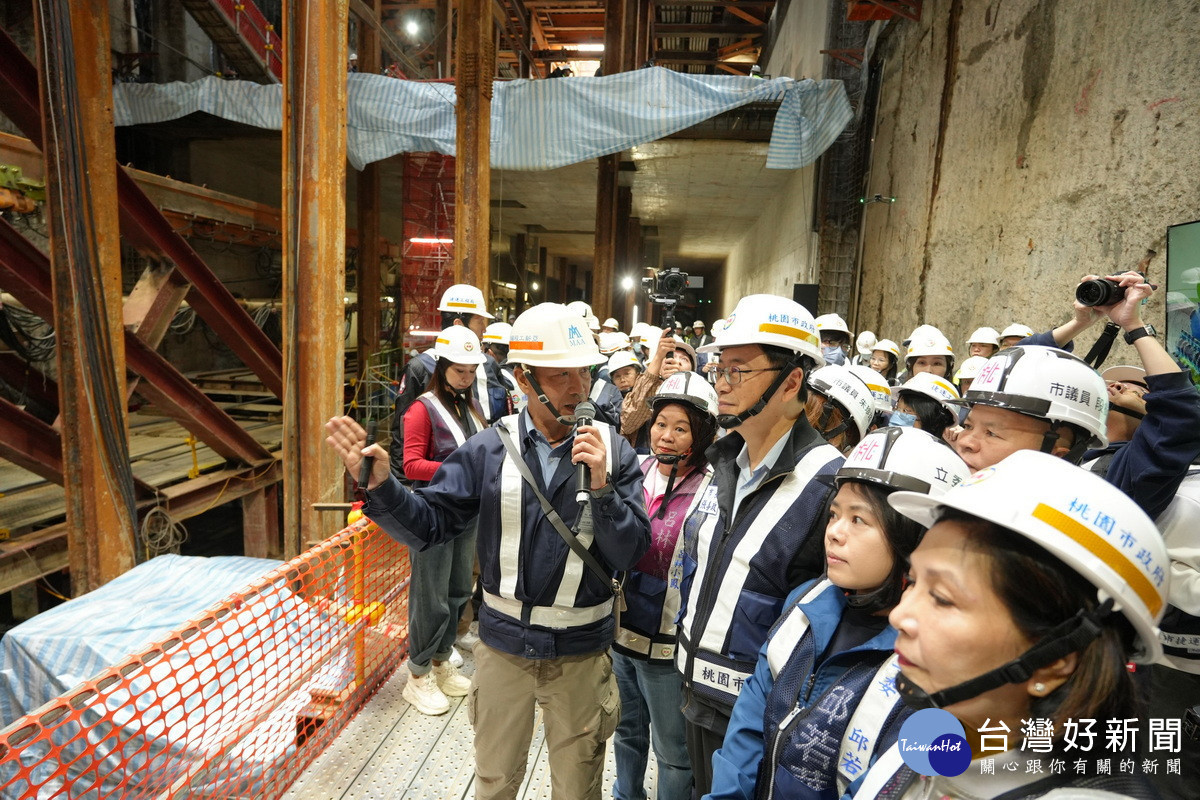 桃園市長張善政視察桃園捷運綠線八德段潛盾機啟動發進。