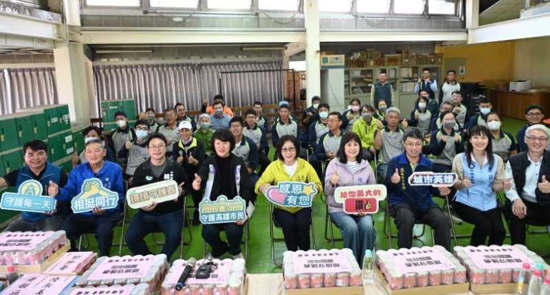 寒風中守護城市門面 康議長連兩日慰勞海線清潔隊致敬無名英雄