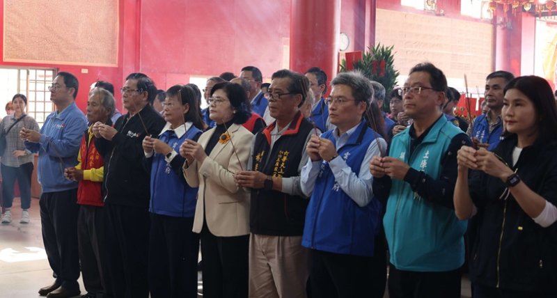 睽違12年縣府再辦跨年晚會 張麗善率縣府團隊赴六房媽紅壇祈福