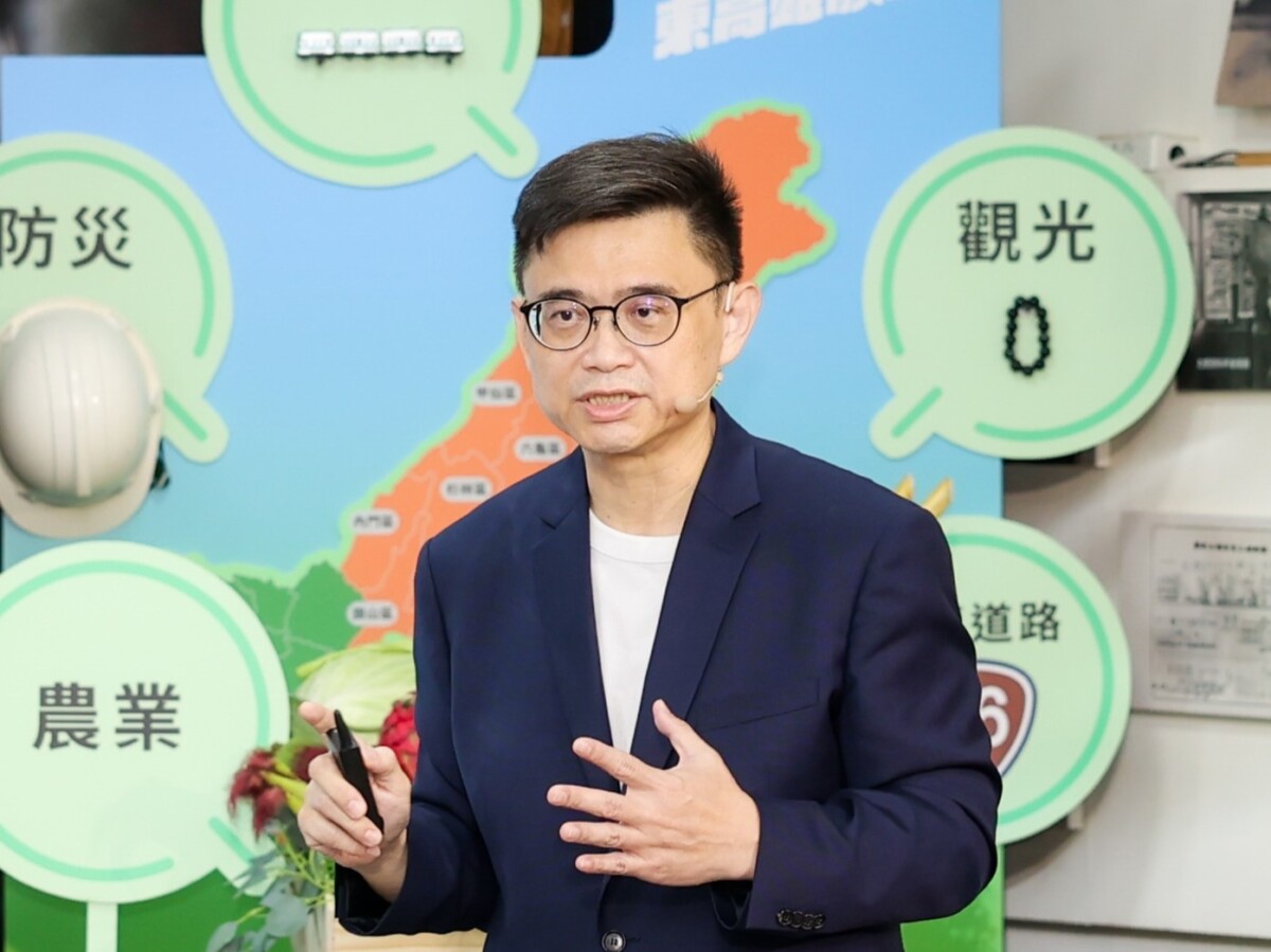 ▲民進黨高雄市長參選人賴瑞隆,在校園疑似霸凌事件爆發後,近日回應再度引發網路關注。(圖片擷取自賴瑞隆臉書)