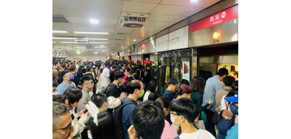 搭捷運迎新年 凱旋站設蜜柑站長臨時賣店 高捷加強演練 延長營運迎跨年人潮