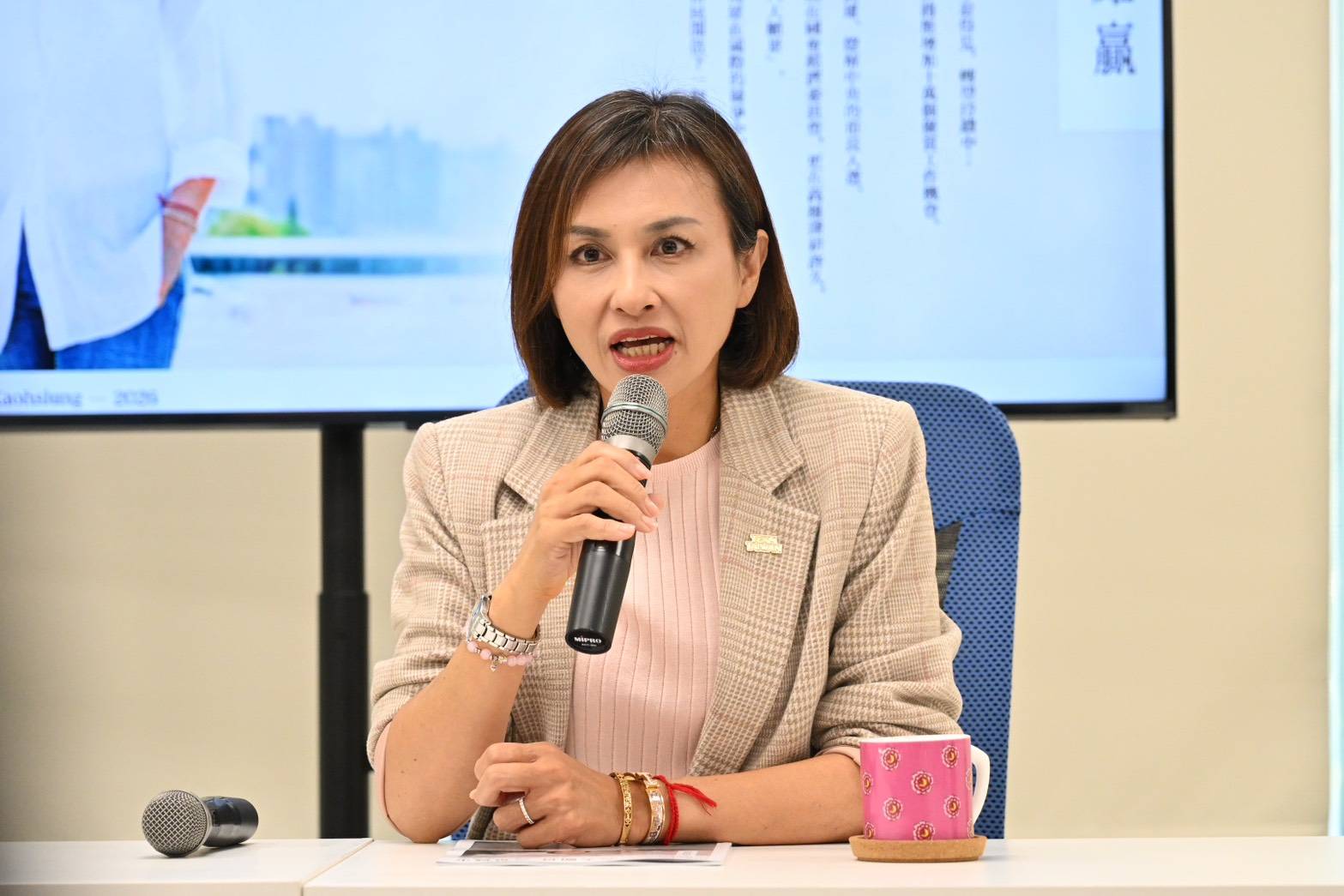 邱議瑩初選催票影片3連發　陳其邁獻聲：恨不得現在就把棒子交給她 247
