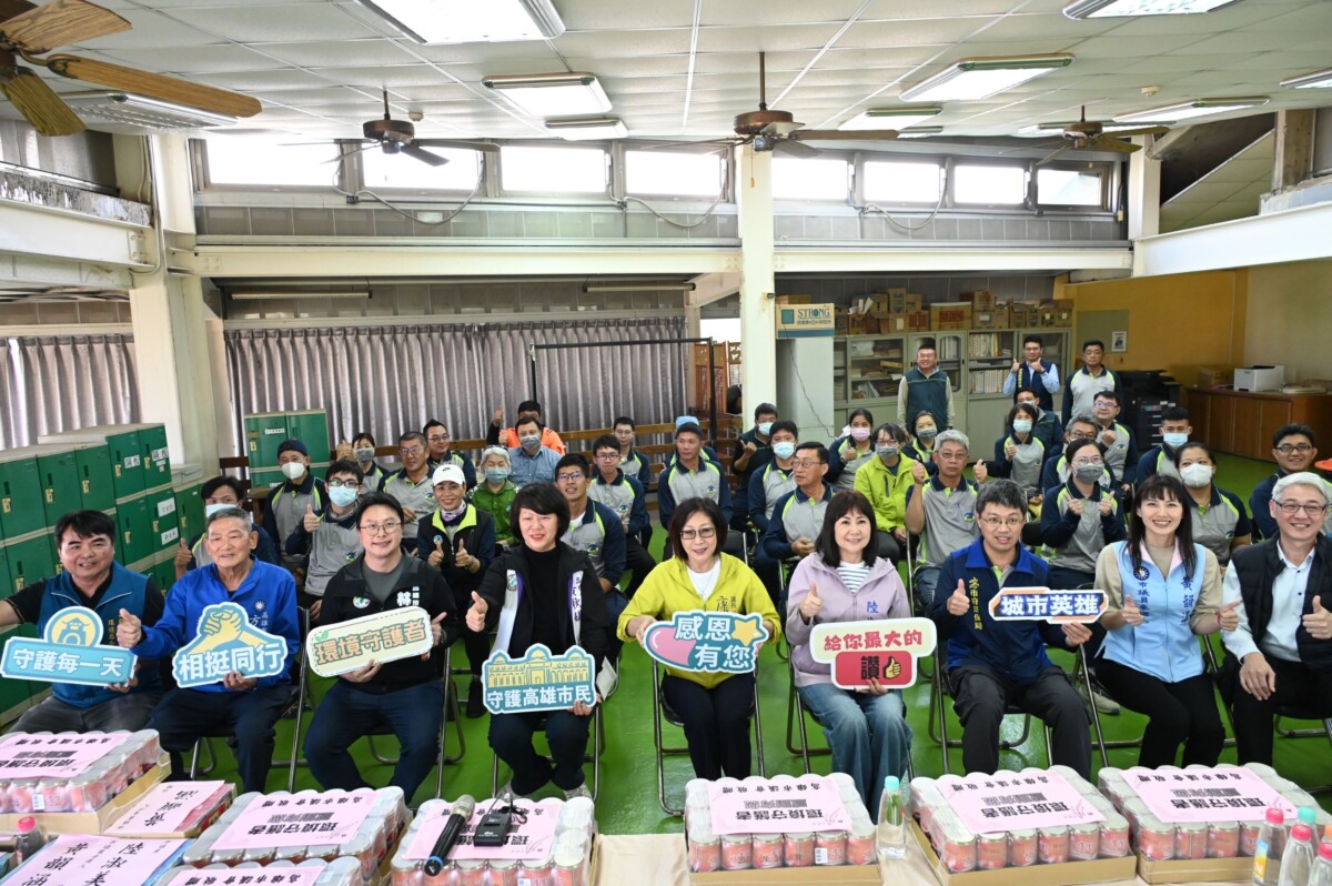 ▲寒風中守護城市門面,康裕成議長連兩日慰勞海線清潔隊致敬無名英雄。