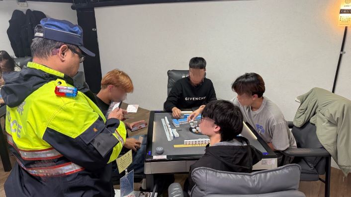 清樓+擴檢 板橋警雙管齊下強化治安 57 %E6%9D%BF%E4%BA%8C