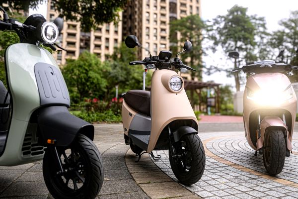 電動機車補助早鳥加碼 結合「雙汰舊」最高3萬9 57 《圖說》單筆申請電動機車最高補助金額可達3萬9,600元,呼籲市民把握機會,共同響應綠色運輸。〈環保局提供〉