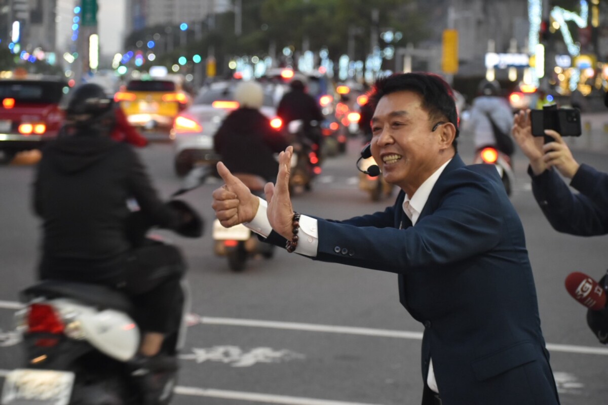 ▲許智傑既能對接高端的 AI 產業鏈，又能接地氣地處理基層里鄰事務。（記者 李堂安 翻攝）
