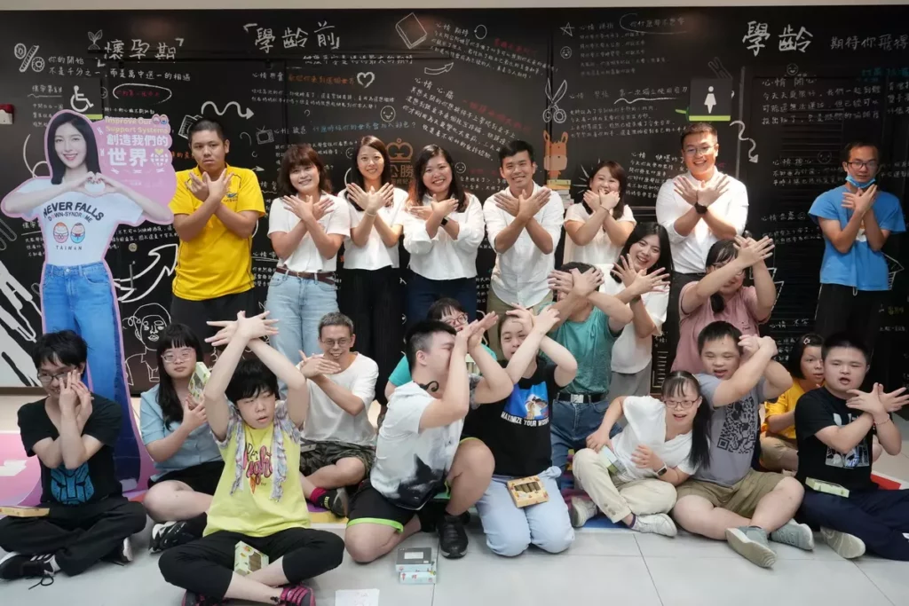 「設計共創」不僅展現唐寶寶的創意,更能串起社會善的循環,讓創作者獲得實質幫助,也陪伴他們建立自信與成就感。