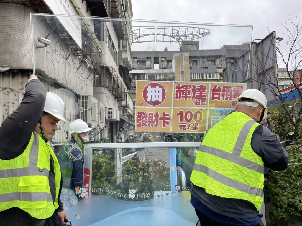 萊爾富信義區雙門市拆門迎跨年 備戰百萬人潮