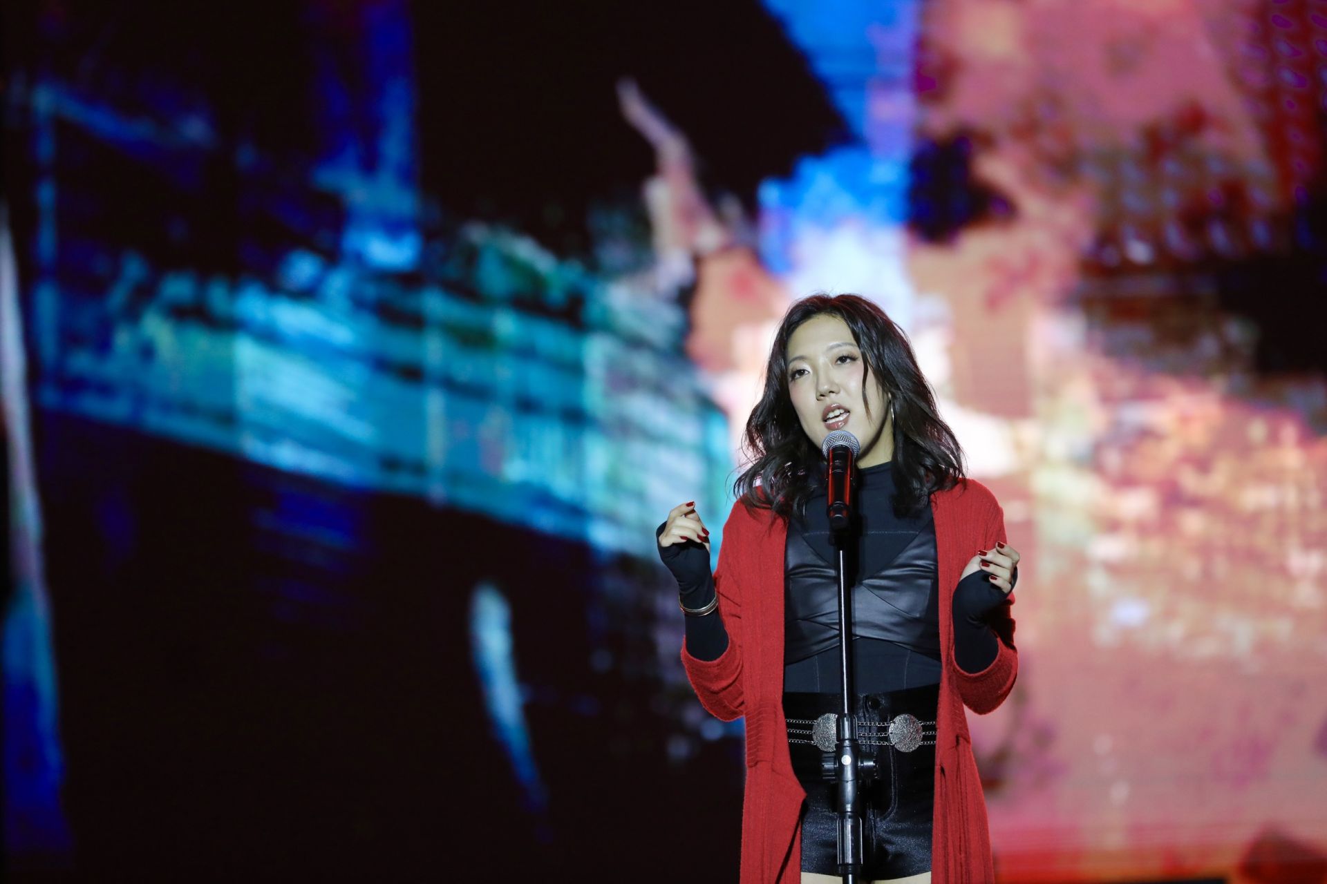 ▲台南跨年人潮炸裂!市長驚喜開金口合唱〈愛情限時批〉 韓男團喊話:要吃遍台南水果(圖/記者王俊勝 翻攝)