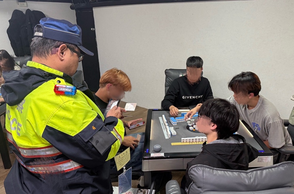 清樓+擴檢雙管齊下 查獲通緝犯3人毒品1件其他違法6件 223 cnews204251231a11
