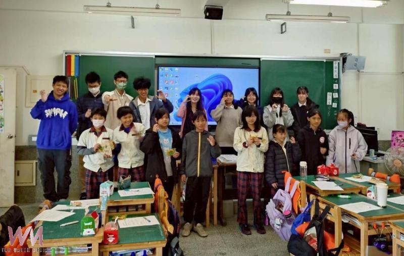 國立嘉科實中92位高二學生日前在林怡慧校長與教師團隊帶領下，「前進東石」創意服務方案，展現高中學子的創意與社會責任感。（圖/嘉科實中提供）