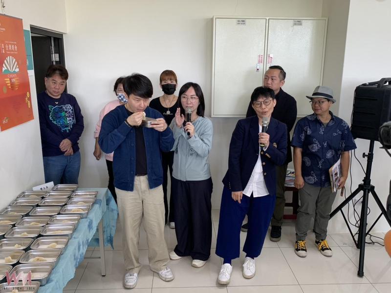 嚴珮瑜鄉長以「穩中有進,匯聚前行」為主軸回顧施政成果感謝各界,期盼持續凝聚力量,攜手推動鹿草邁向宜居、永續的未來。(圖/記者陳惲朋攝)
