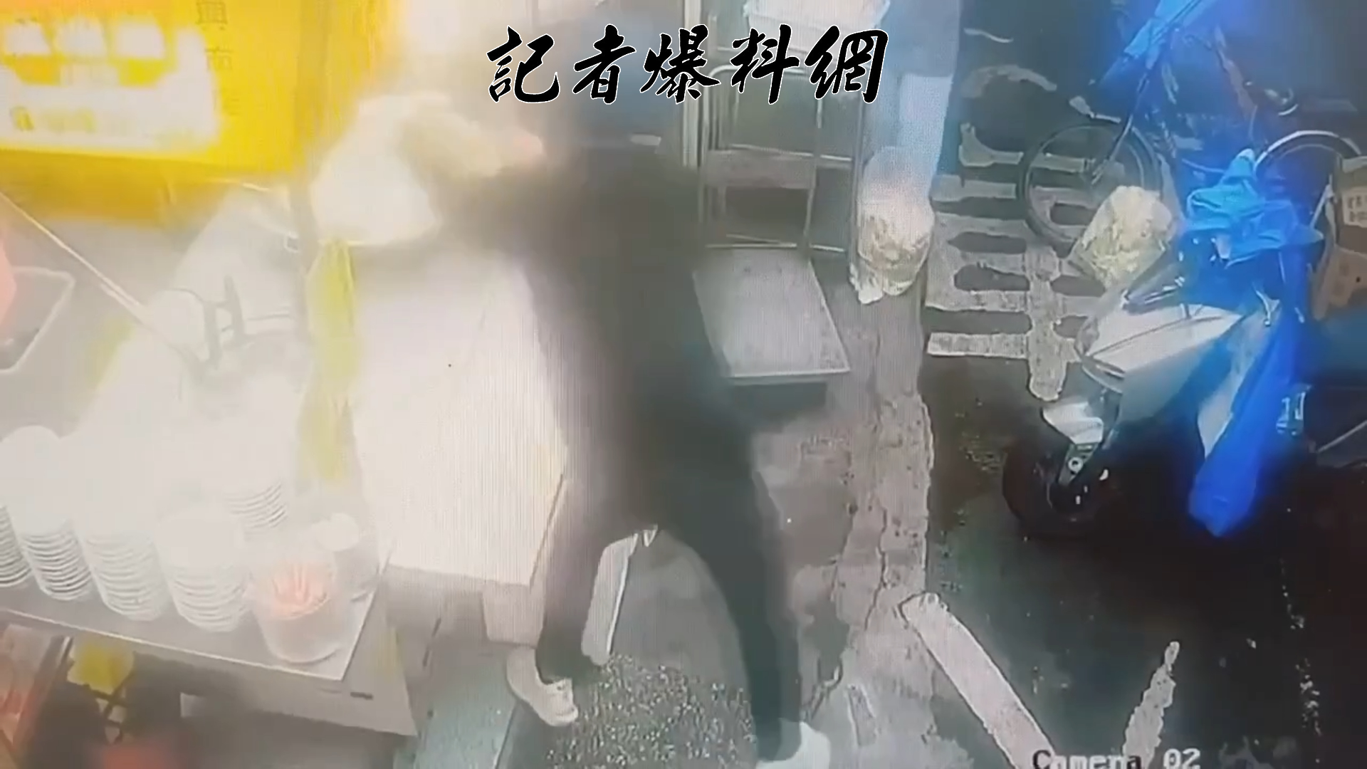 知名連鎖餐廳「莊家班麻油雞」分布於雙北市包括北投、士林、淡水、文山、蘆洲、中和等地區共10家分店,於昨(31)日跨年傍晚16時許起,遭到計畫性的惡意騷擾。
