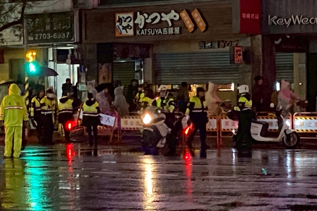 大安警守護妳我 一張卡片照亮溫暖背影 29 MEITU 20260101 112550761 1