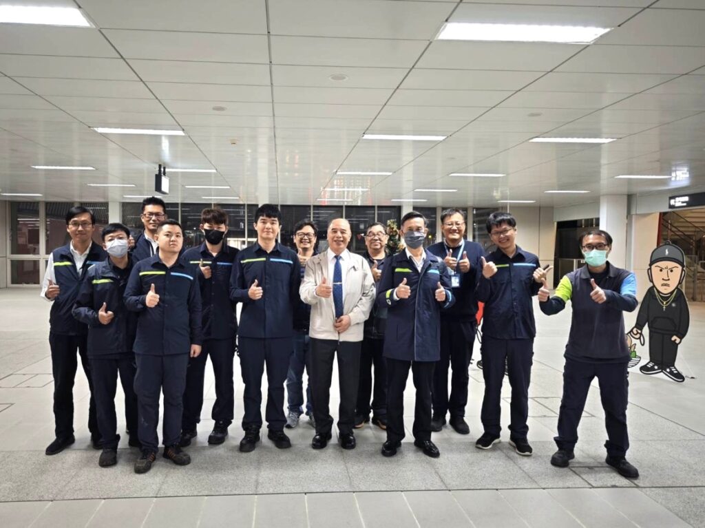 台中最強跨年夜引爆人潮 中捷跨年運量7.5萬人次創新高 19 %E4%B8%AD%E6%8D%B7%E8%91%A3%E4%BA%8B%E9%95%B7%E9%A1%8F%E9%82%A6%E5%82%91 %E7%B8%BD%E7%B6%93%E7%90%86%E6%9C%B1%E4%BE%86%E9%A0%86%E8%A6%96%E5%AF%9F%E7%96%8F%E9%81%8B%E6%83%85%E6%B3%81