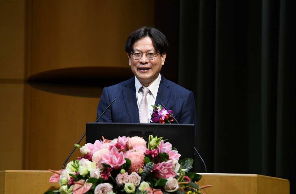 ▲陳穆寬教授就任彰基第一任總院長前一天,即宣布2025年將發放高達 3.5個月的年終獎金,創下彰基創院130年來的歷史新高。(圖/彰化基督教醫院提供)