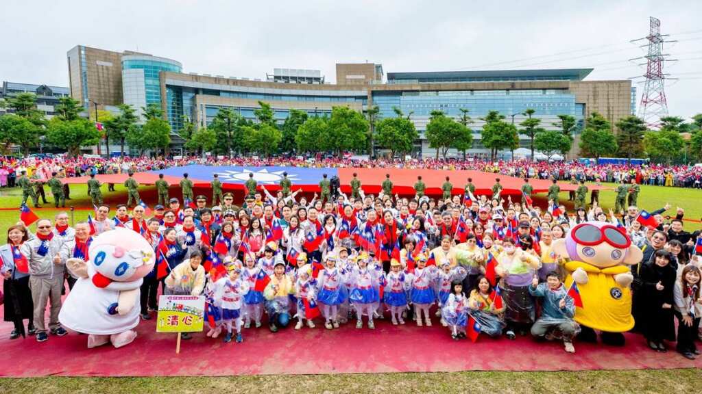 ▲115年元旦升旗典禮移師長庚養生村舉行。