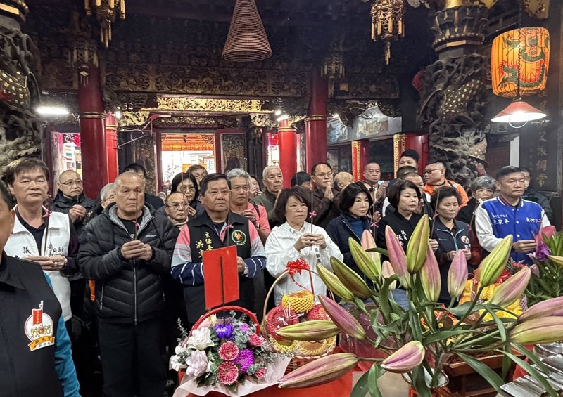 力邀「粉紅超跑」再度抵嘉贊境 嘉義市長黃敏惠率隊至苗栗縣白沙屯拱天宮參拜