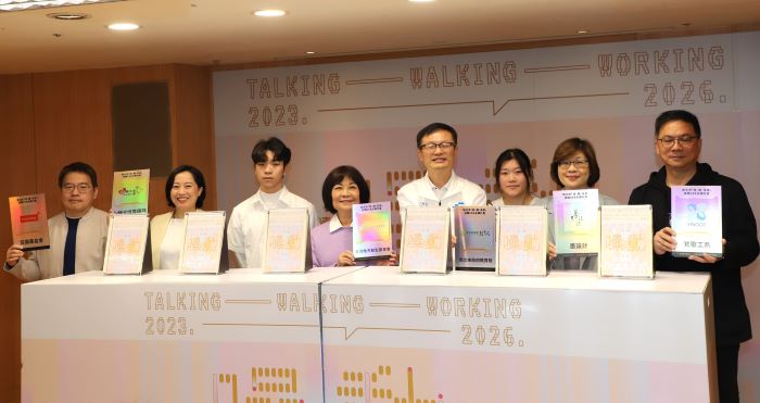 攜手10校15團體 新北啟動「技。續。未來」技職社會責任 49 《圖說》教育局長張明文〈右四〉表示,新北技職教育為產業培育人才,也為城市培養關心社會、勇於行動的未來公民。〈教育局提供〉
