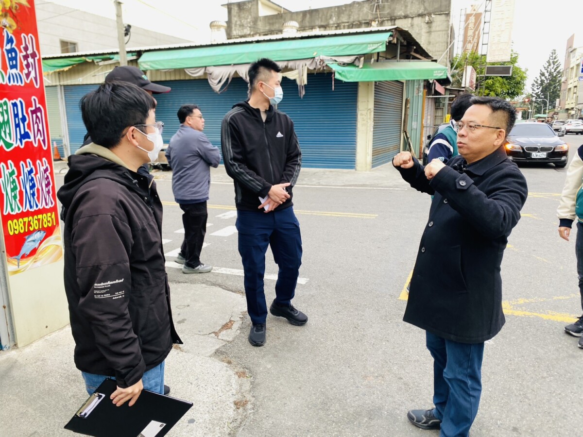 ▲雲林縣議員蔡岳儒今(2)日邀集雲林縣警察局、雲林縣政府交通公務局、北港分局等相關單位,前往事故熱點進行現場會勘。(記者陳雅琪攝)