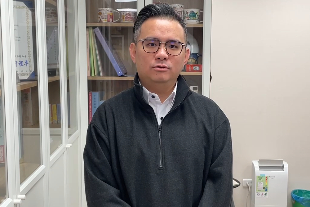 補發SIM卡比換身分證麻煩 王鴻薇批擾民、黃健豪籲落實號碼實名制 238 補發SIM卡比換身分證麻煩 王鴻薇批擾民、黃健豪籲落實號碼實名制 237