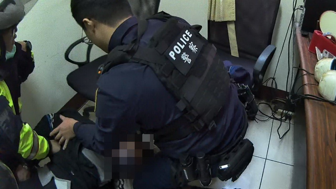 假應徵真搶劫 桃園警負傷壓制歹徒