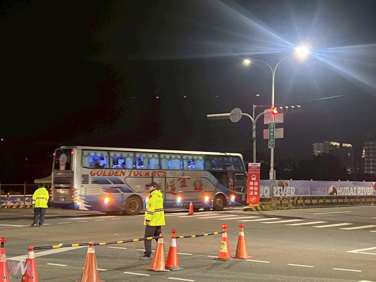 搭捷運+接駁車發揮成效 交通局:2026台中最強跨年夜人潮快速疏散 - https://www.watchmedia01.com