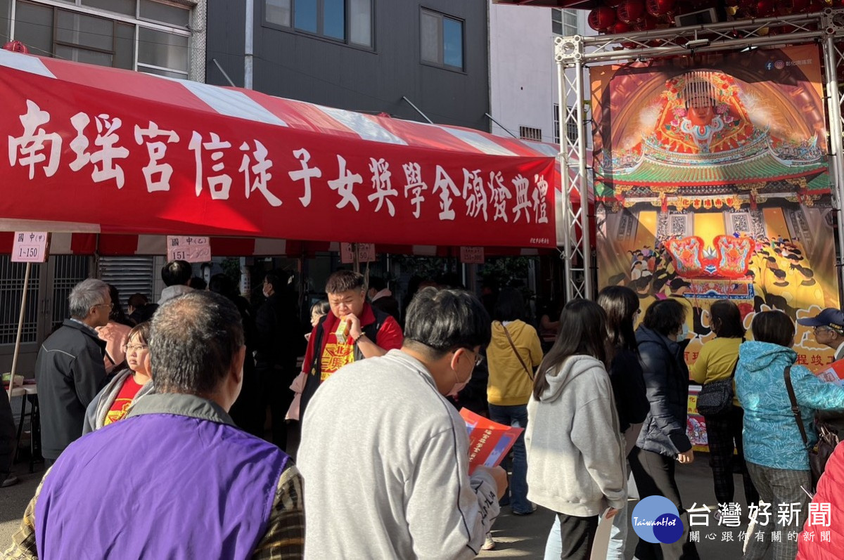 彰化南瑤宮表揚優秀學子,林世賢分享古蹟「修舊如舊」理念。圖記/者鄧富珍攝