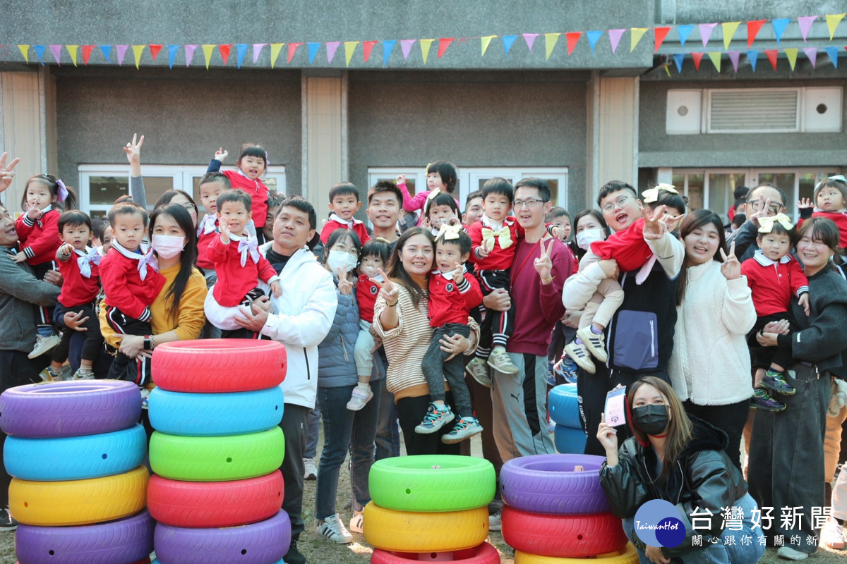 嘉義市立幸福幼兒園今天盛大舉辦「來派對玩吧！幸福無限大」創園8週年園慶活動／嘉義市府提供