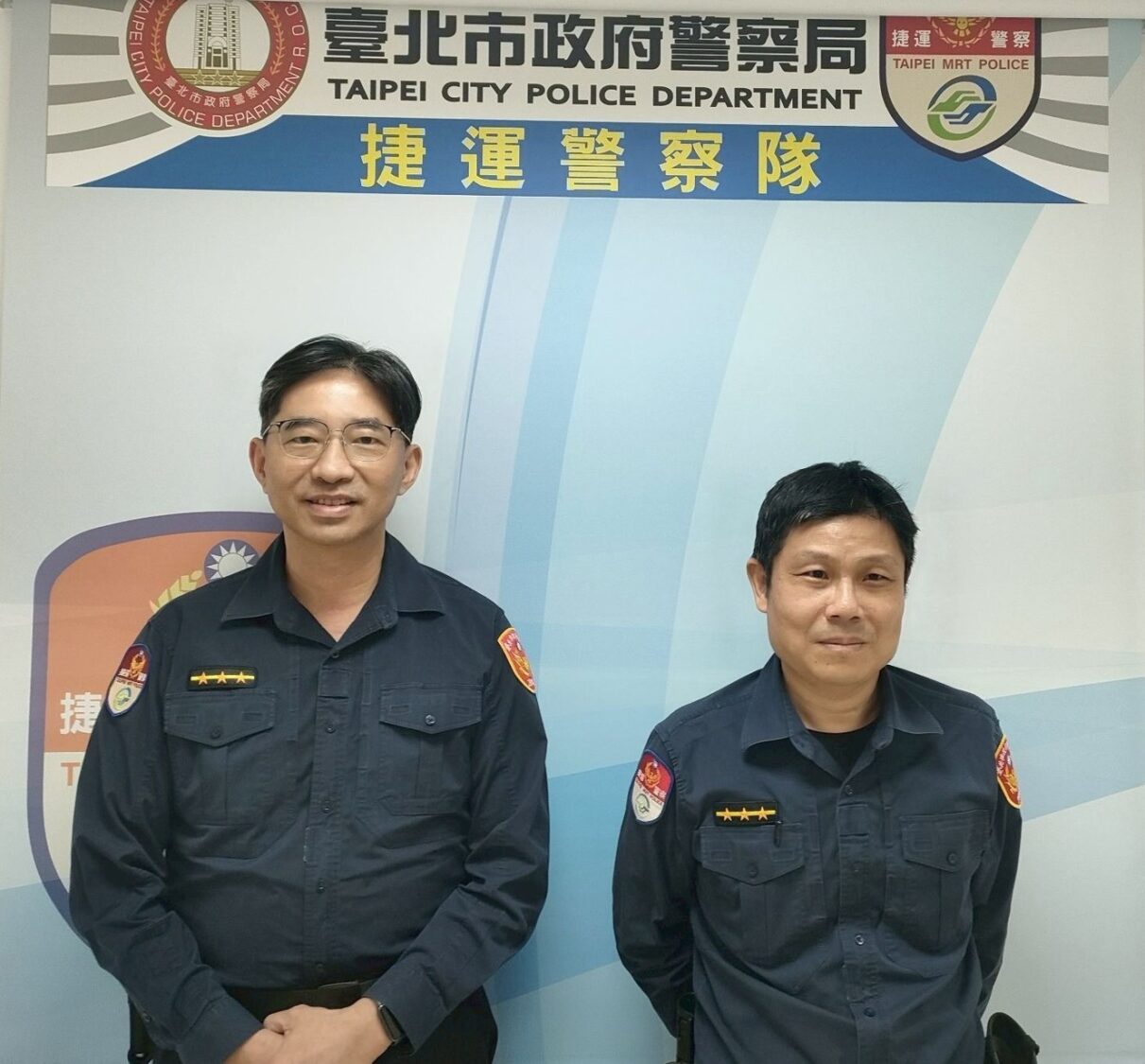 現場處理員警:警員陳君良(左)、李勝文(右)。(記者李健興翻攝)