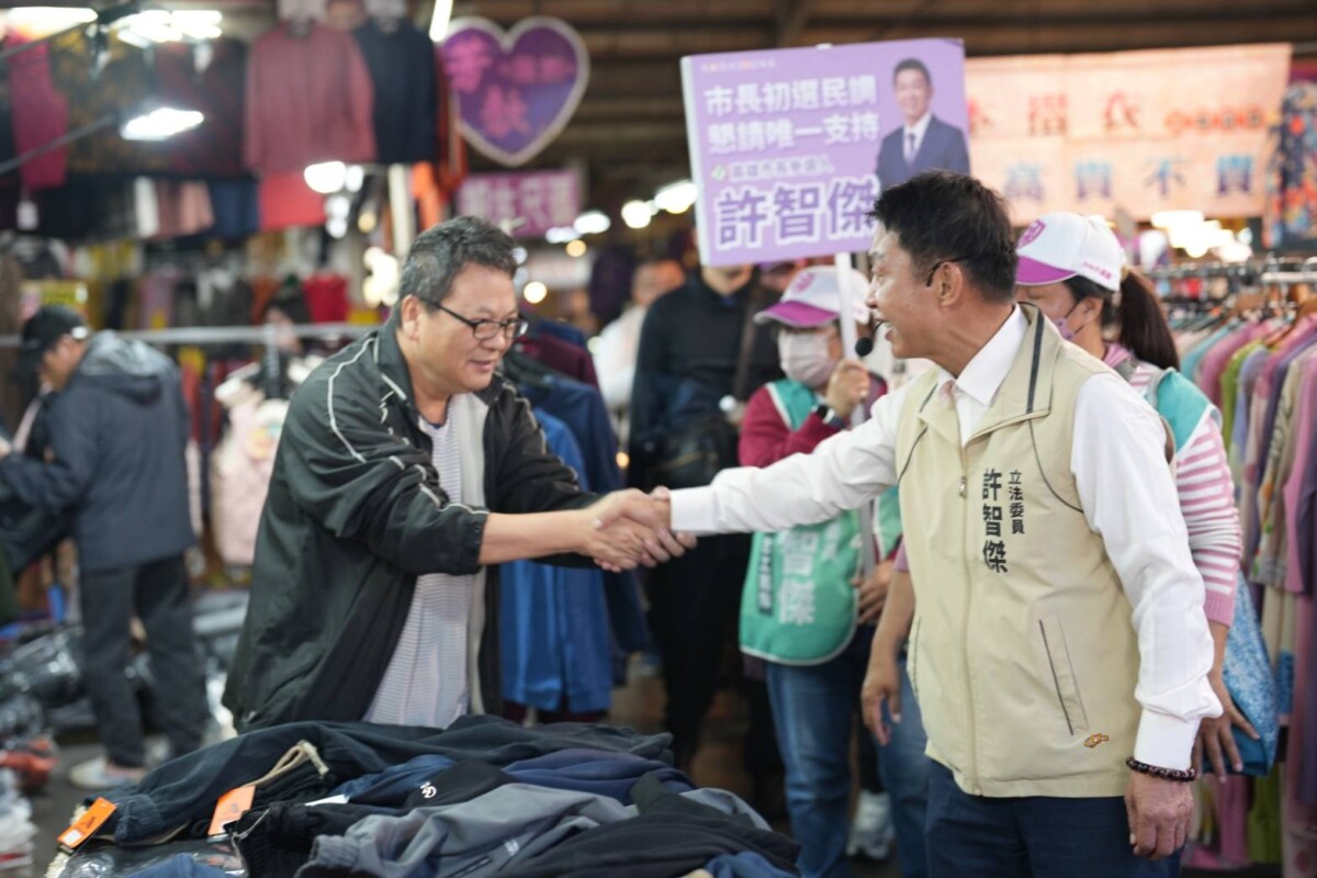 ▲許智傑初選最後衝刺,車掃市場獲支持者肯定。
