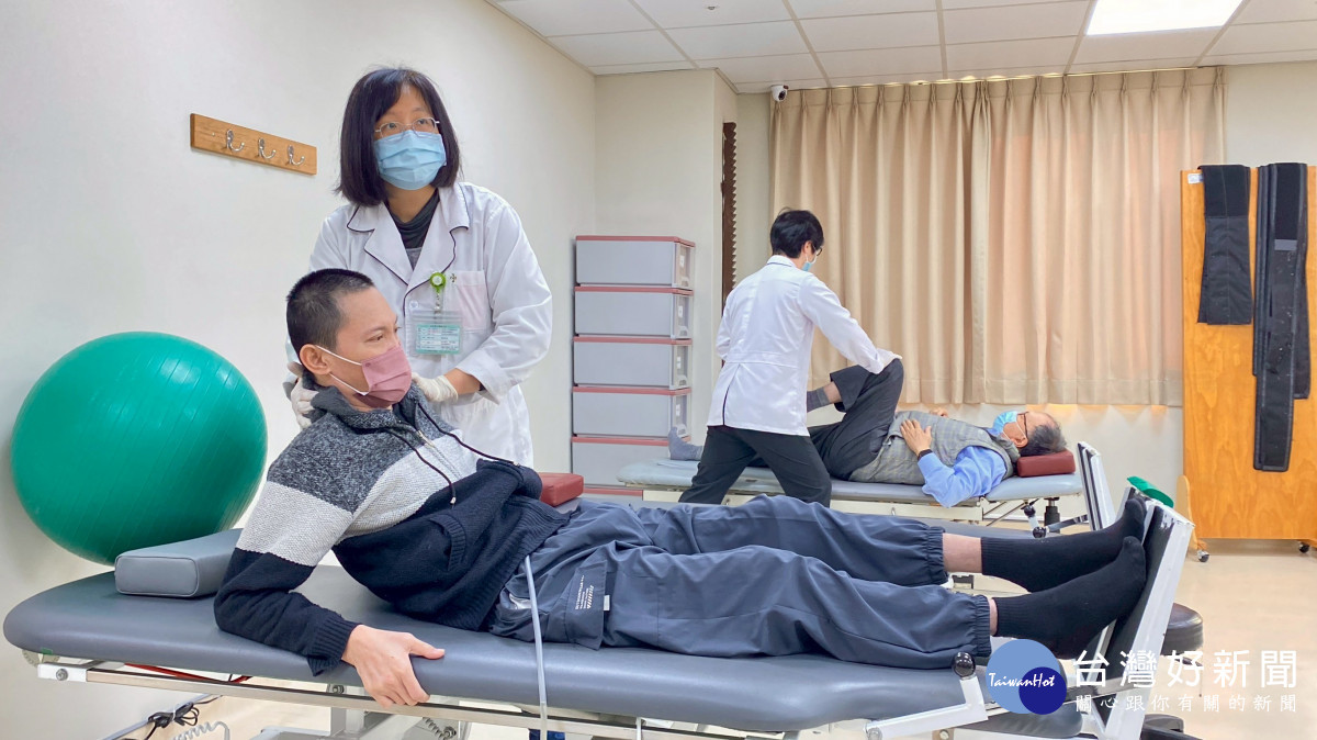 彰化秀傳醫院復健科全新啟用,進駐癌醫中心打造安全舒適復健環境。圖/秀傳醫院提供
