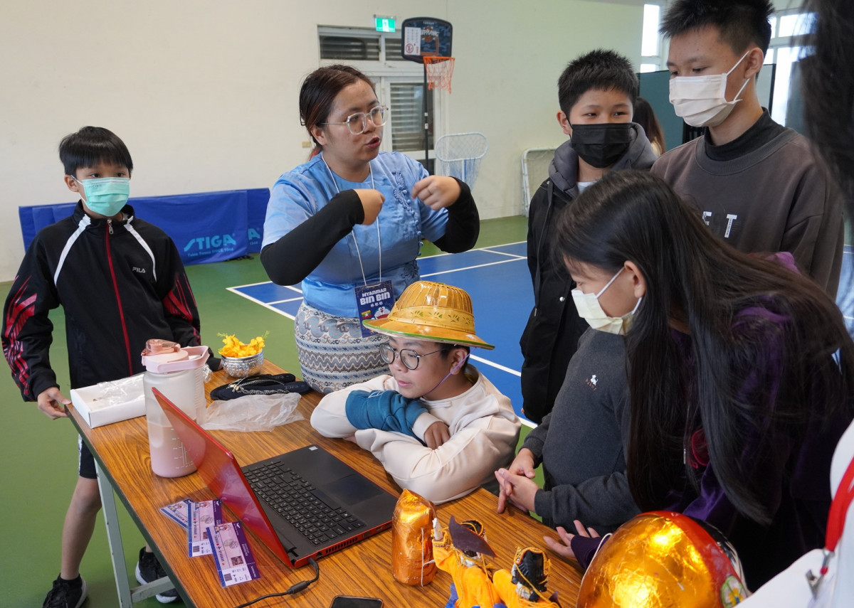 學生透過遊戲認識緬甸文化