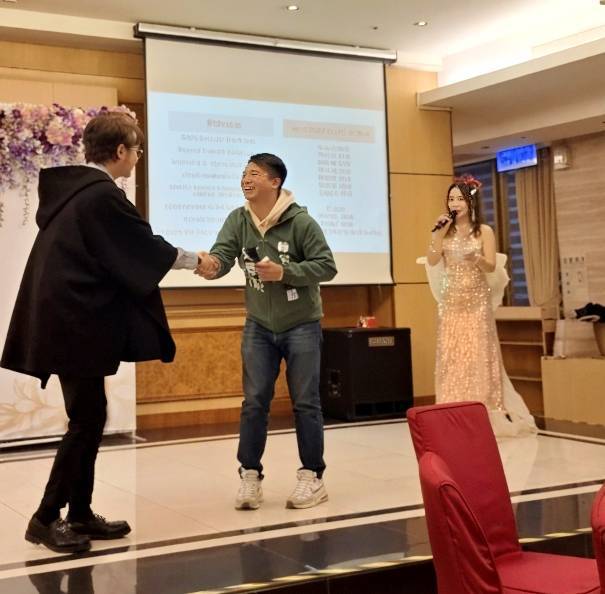 圖/社團法人台灣楊金發公共議題關懷紀念協會理事長楊朴睎(左)與議員參選人吳昇翰(中)都表示願全力為孩子打造更安全的成長環境。(社團法人台灣楊金發公共議題關懷紀念協會提供)