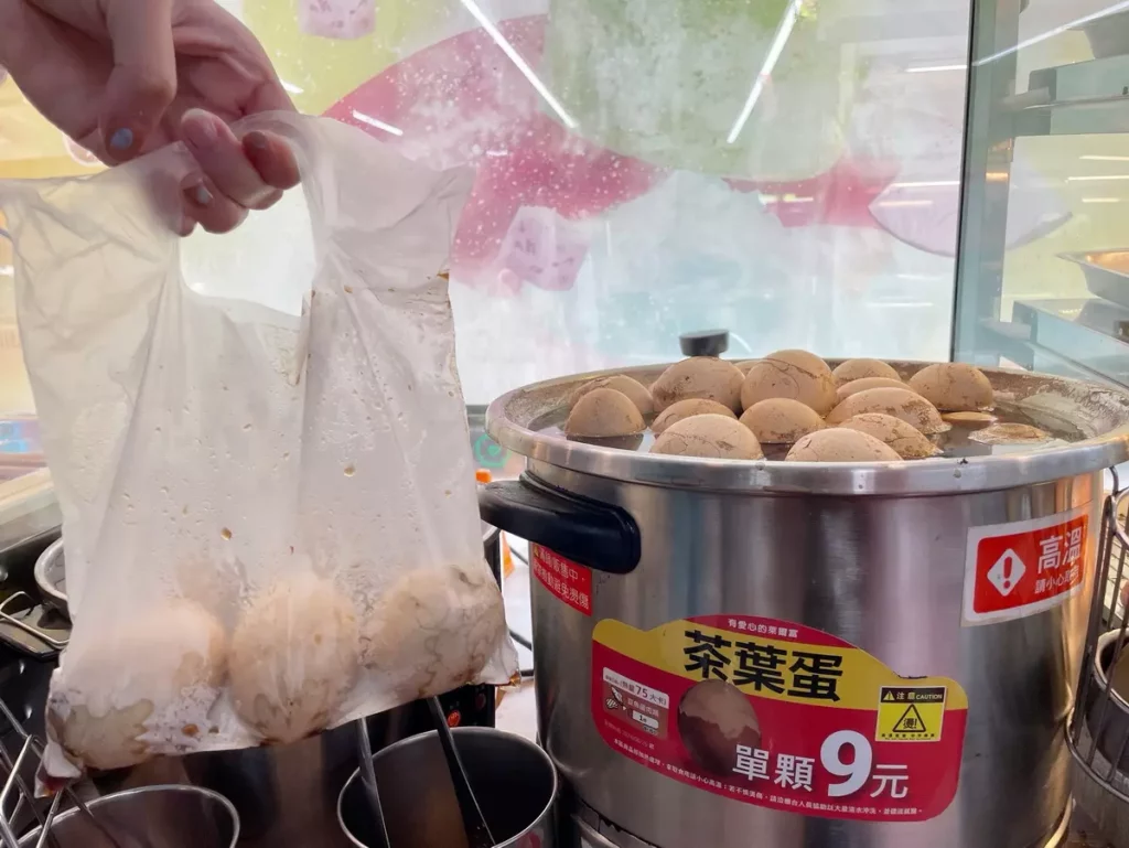茶葉蛋:9元佛心價 專用提袋超加分!