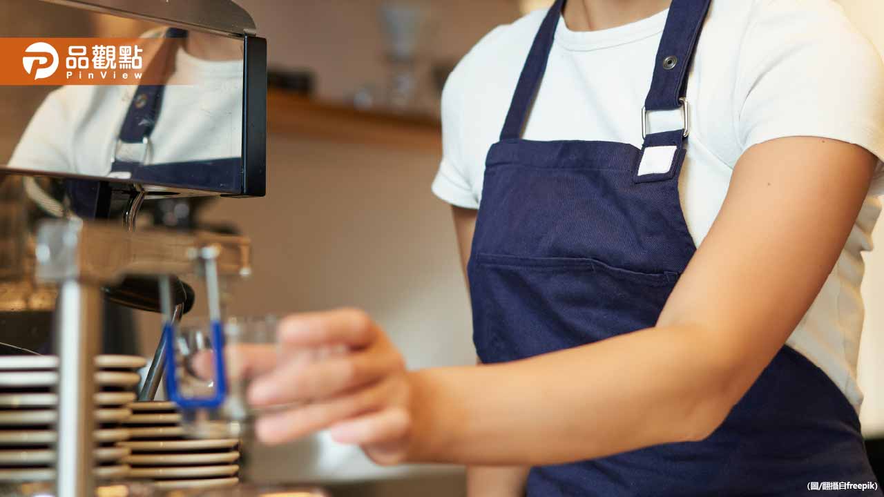 飲料店老闆嘆:最低時薪漲到比營業額高!自嘲「命賤才當老闆」