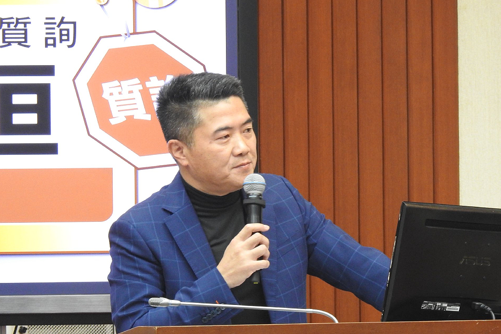 籲行政院如實編列軍人加薪預算 顏寬恒:總預算馬上就能付委 230 籲行政院如實編列軍人加薪預算 顏寬恒:總預算馬上就能付委 229